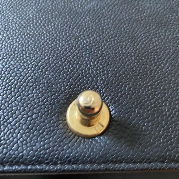 Chanel Medium Boy Handbag in Caviar Leather - Picture 8 of 13